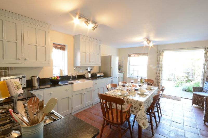 Pebble Beach Cottage Aldeburgh - image 12