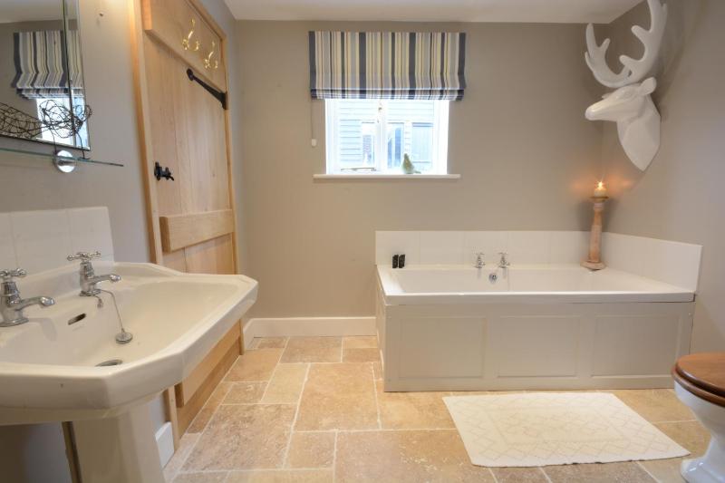 Bird Cottage Burgh - image 10