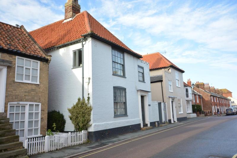 Gosfield Cottage Aldeburgh - image 1