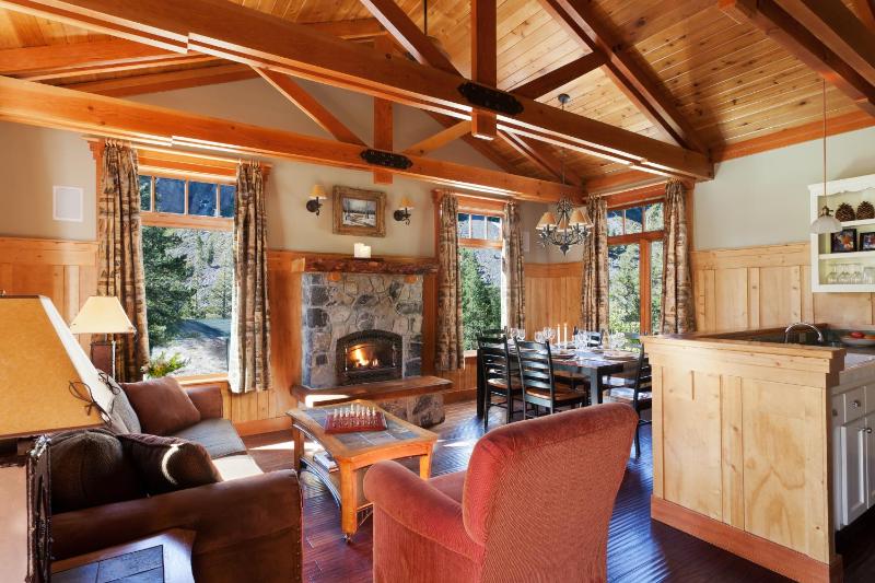 Deluxe Two-Bedroom Cabin image 3