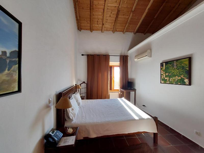 Double Room image 4