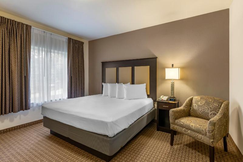 Quadruple Room image 3