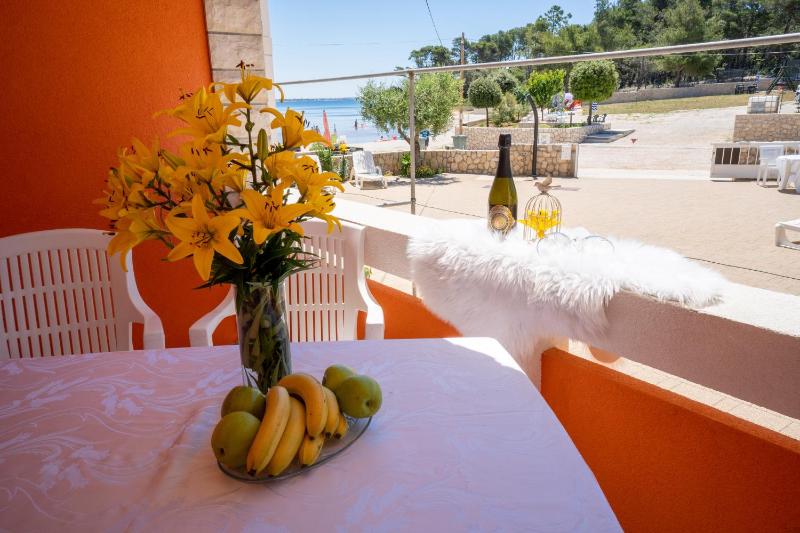Apartment with Sea View image 3