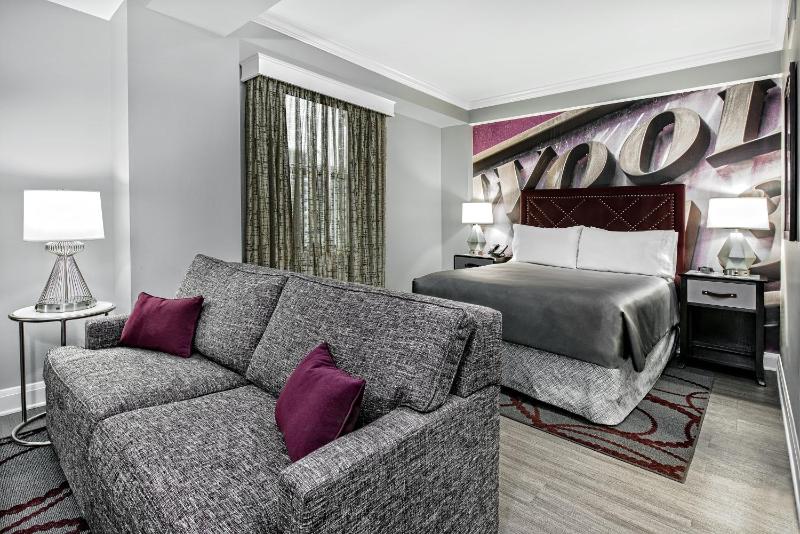 Queen Suite with Sofa Bed image 3