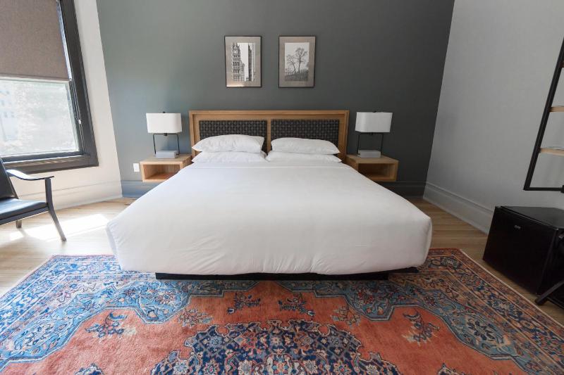 King Room image 4