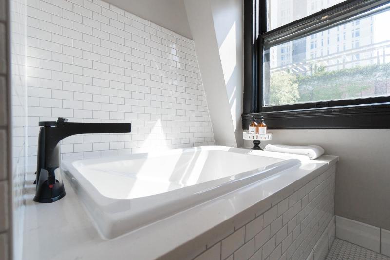Three-Bedroom Suite image 2