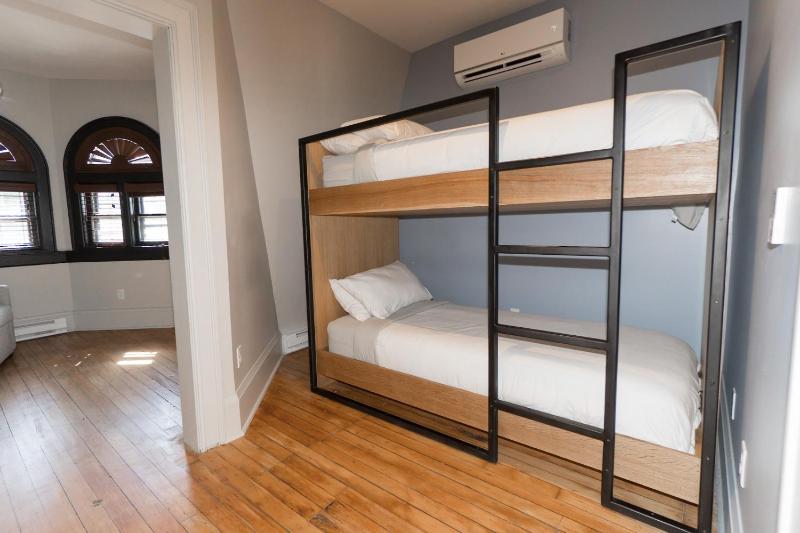 Three-Bedroom Suite image 4