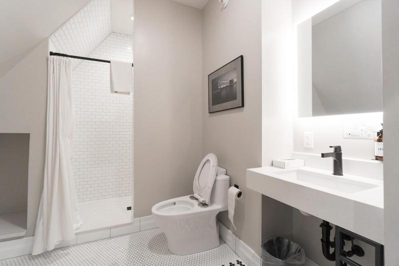 Superior King Room image 2