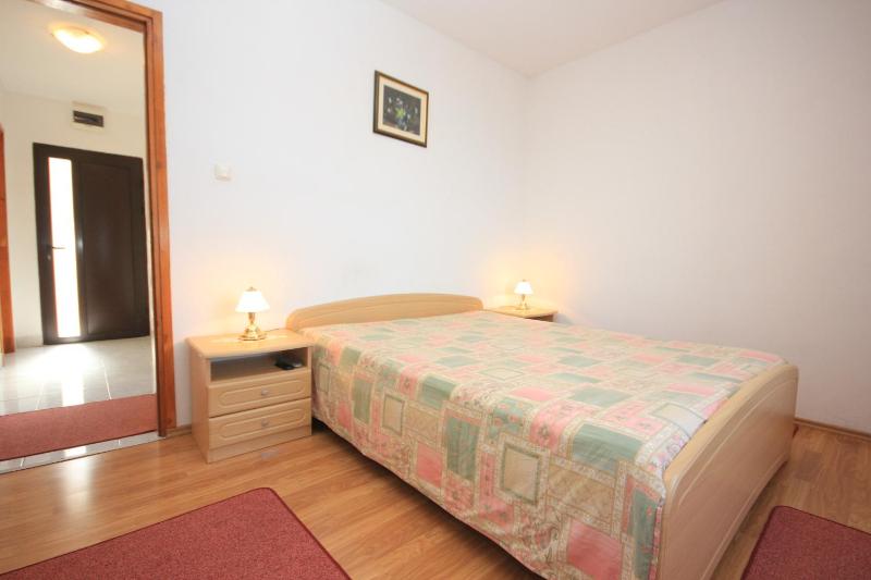 One-Bedroom Apartment with Balcony and Sea View image 1
