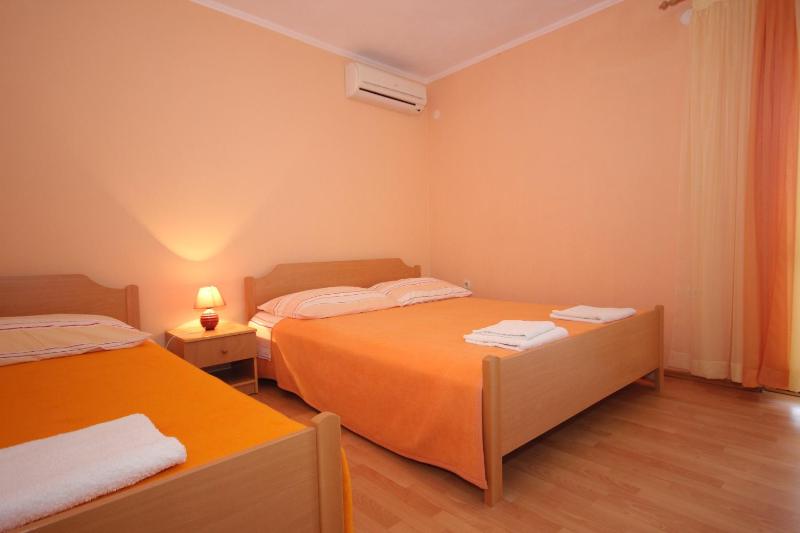 One-Bedroom Apartment with Terrace and Sea View image 1