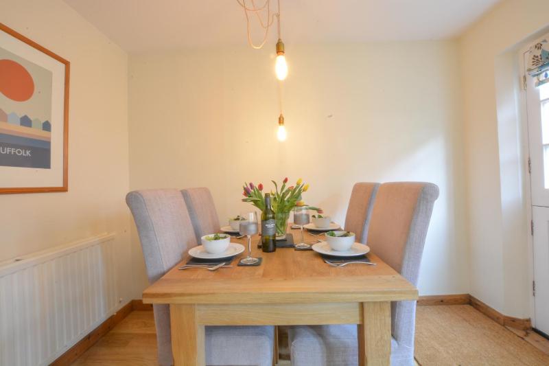 Chapel Cottage Newbourne - image 13