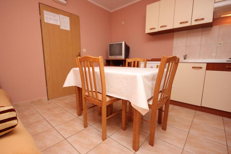 One-Bedroom Apartment with Terrace image 4