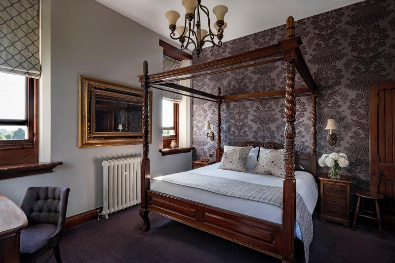 Superior Double Room with Feature image 3