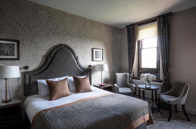 Superior Double or Twin Room image 4