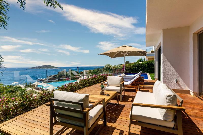 Executive Villa with Private Pool image 4
