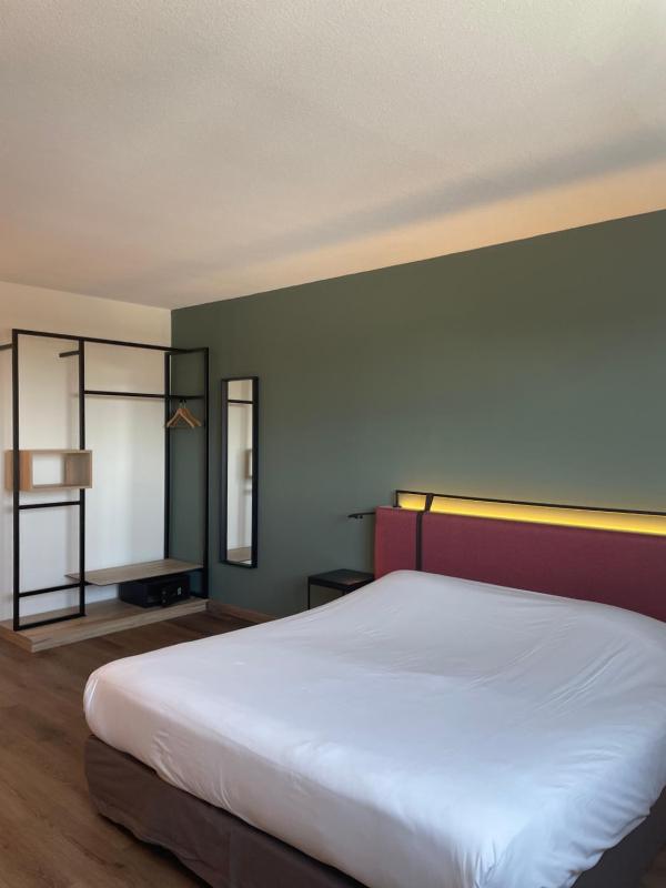 Superior Room - 1 Double Bed, 1 Sofa Bed image 1