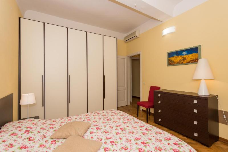 Standard Apartment with View image 2