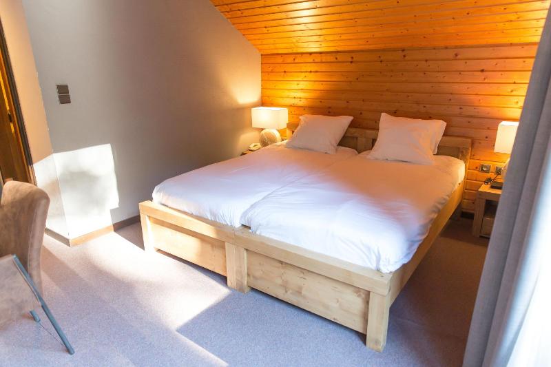 Twin Room image 4