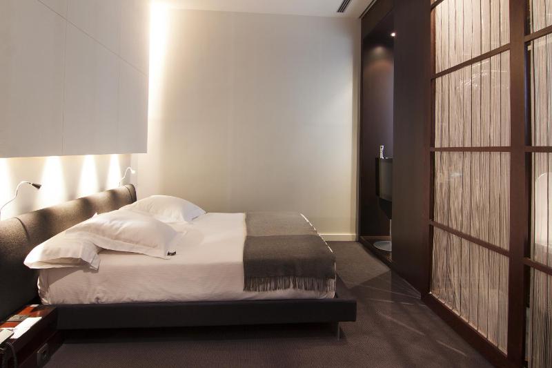 Large Single Room image 4