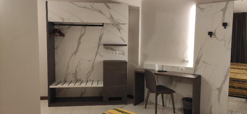 Quadruple Room image 1