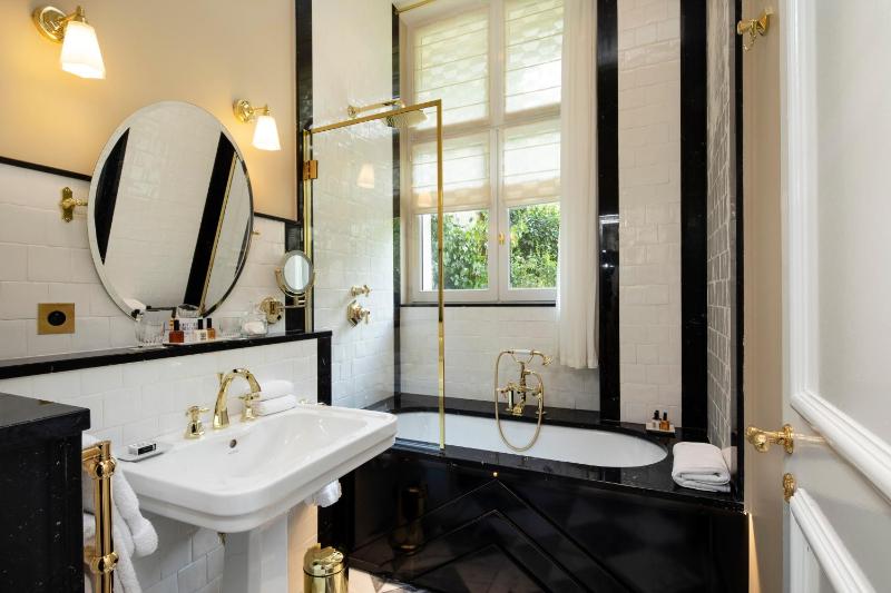 Superior Double Room image 2