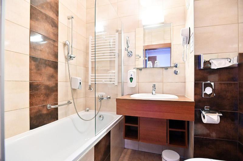 Standard Double or Twin Room image 1