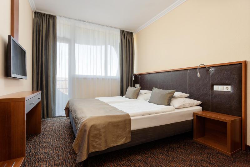Standard Double or Twin Room image 3