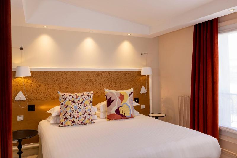 Junior Suite Eiffel image 2