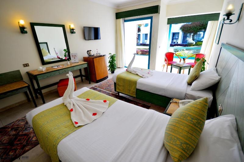 Falcon Hills Hotel - image 47