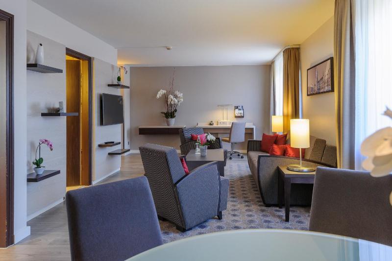Privilege King Room with Sofa Bed image 4