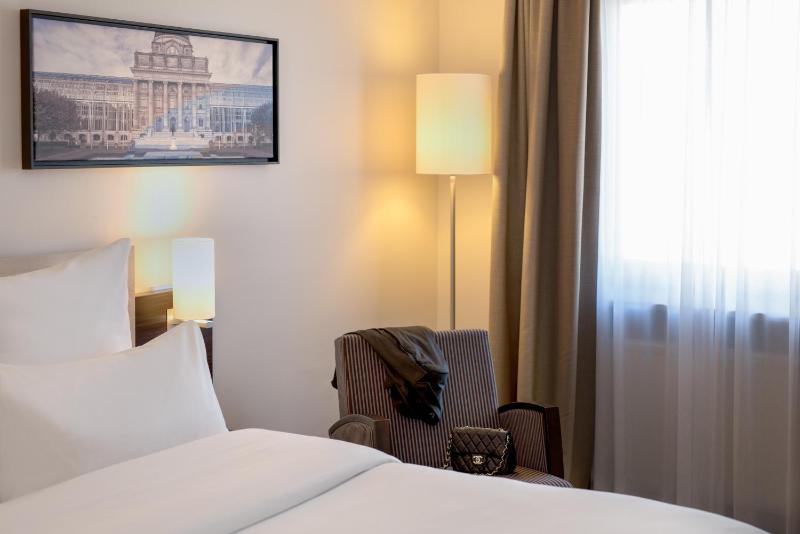 Standard Single Room image 4