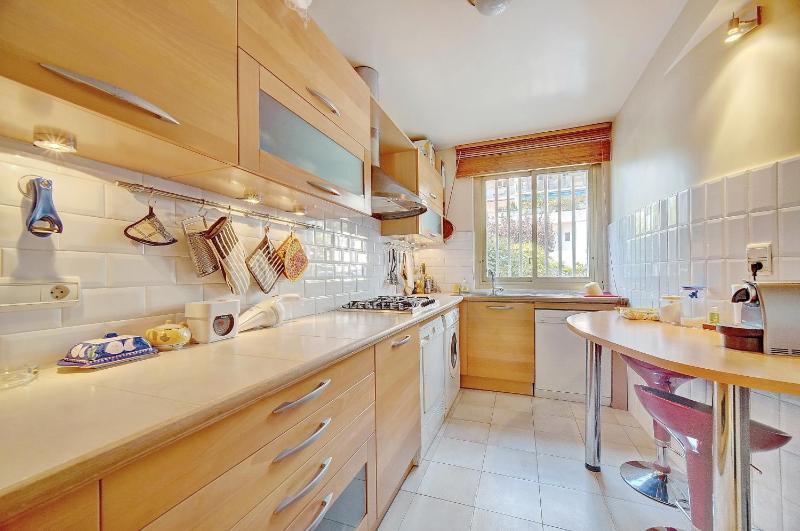 comfortable 3 bedroom superb south terrace - image 11