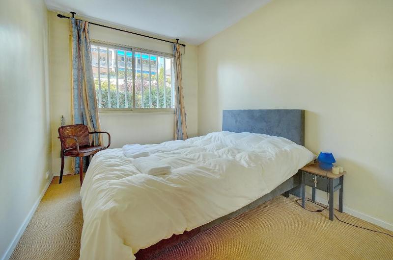 comfortable 3 bedroom superb south terrace - image 35