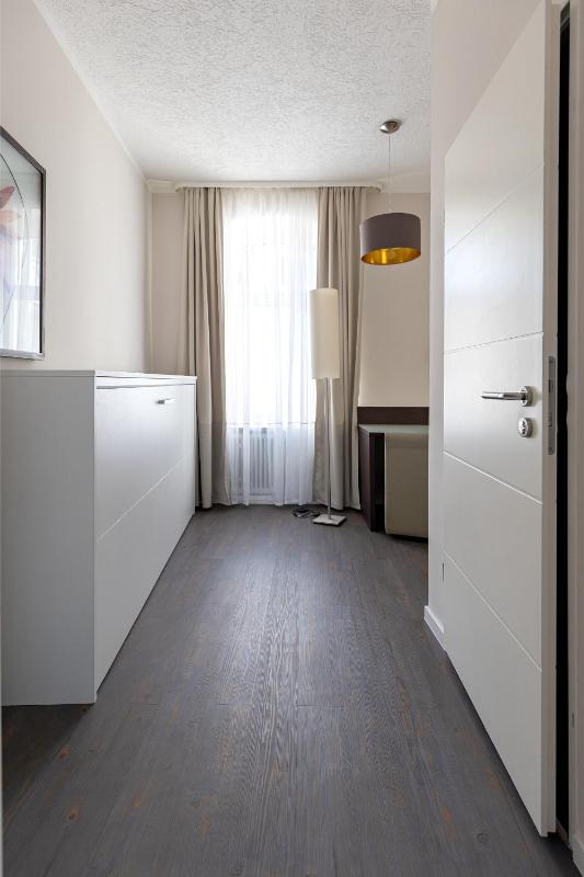 Large Double Room image 4