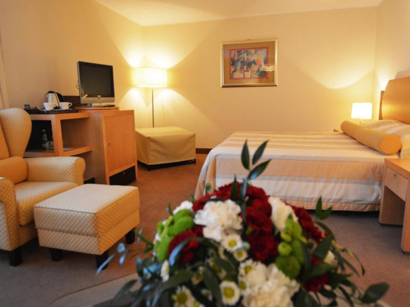 Luxury Double Room image 3