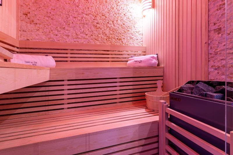 Suite with Sauna image 3