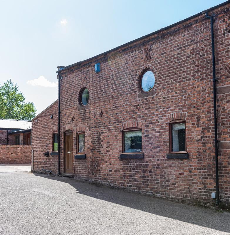 No1 Little Barrow Barns - image 36