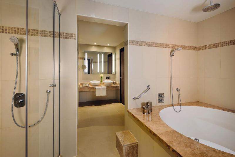 AVANI Executive Suite image 4
