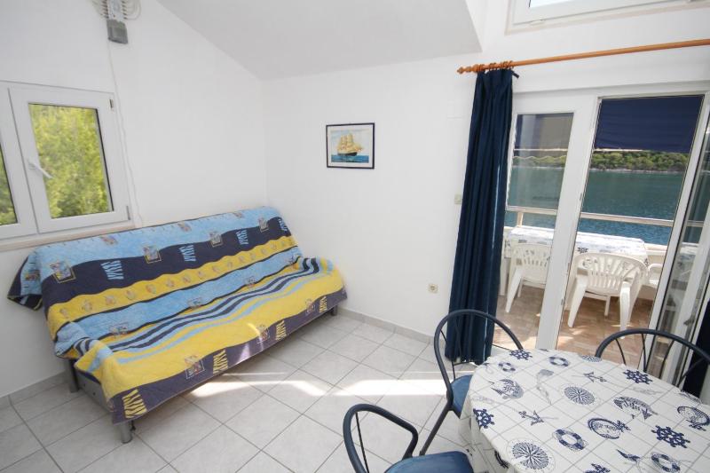 One-Bedroom Apartment with Terrace and Sea View image 1
