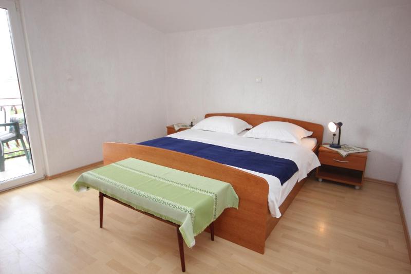 Two-Bedroom Apartment with Balcony and Sea View image 1
