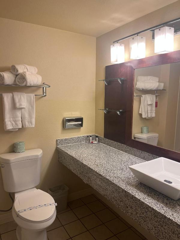 Double Room with Two Double Beds - Non-Smoking image 2
