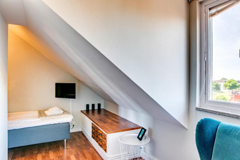Single Room image 3