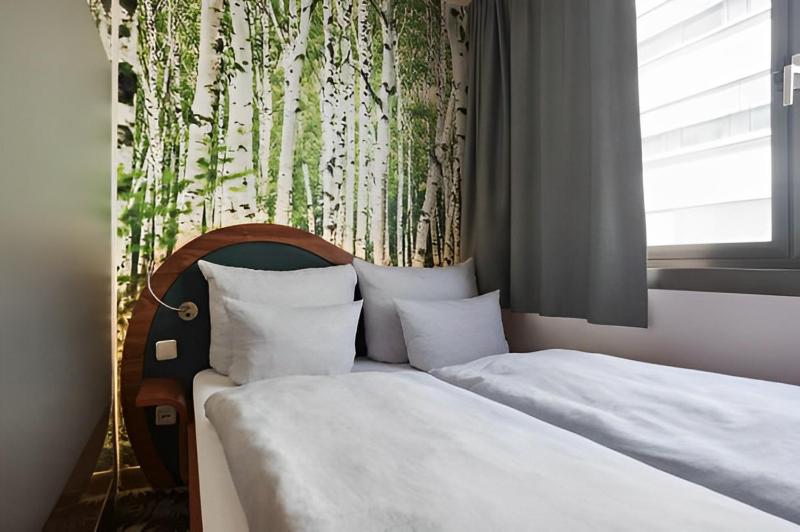 Single Room image 3