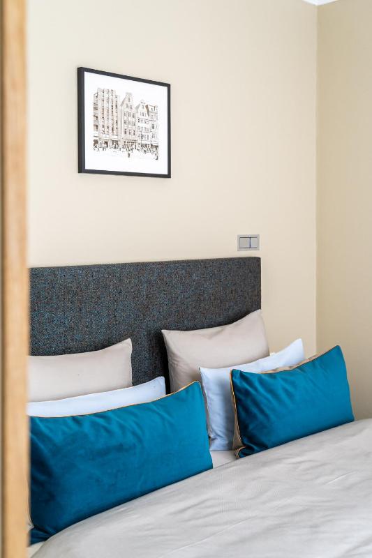 Medium Apartment image 1