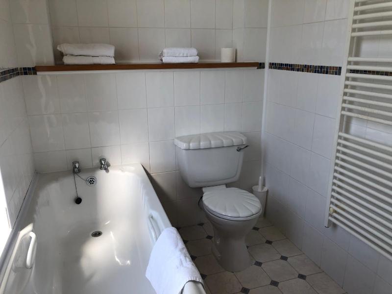Quadruple Room image 3