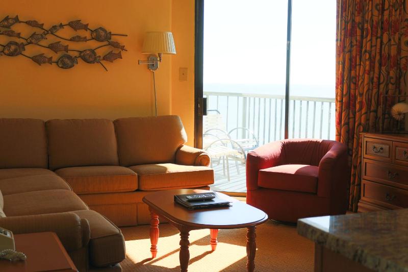 One-Bedroom Suite image 4