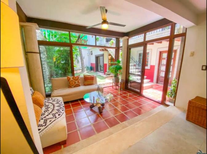 Casa Centrica 5bed/5bath AC/GYM 5 min 5ta av y Playa Images