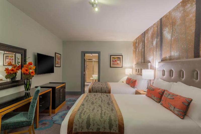Standard Double Room with Two Double Beds image 4