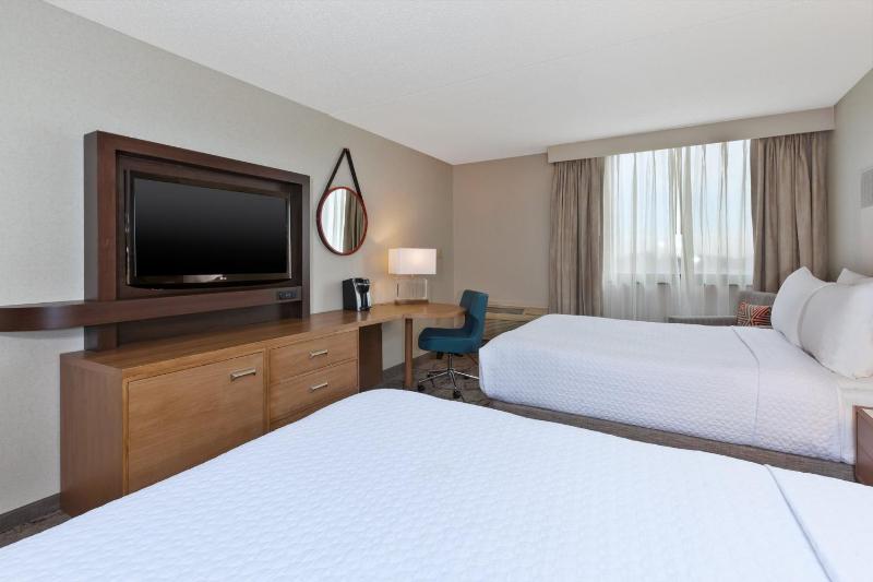 Standard Double Room with Two Double Beds image 4