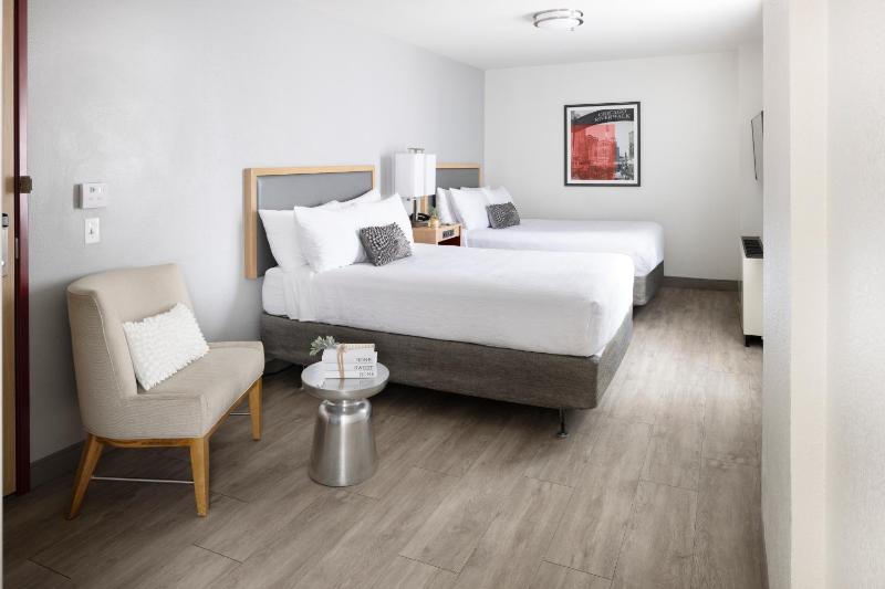Deluxe Double with Two Double Beds - Disability Access/Roll-In Shower image 1